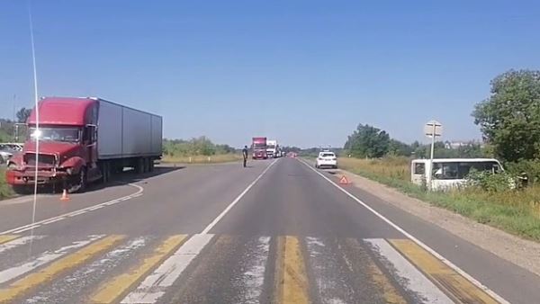 Автобус попал в ДТП на федеральной трассе в Нижегородской области
