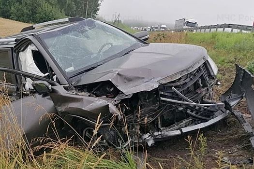 В Калужской области в лобовом столкновении разбились две машины