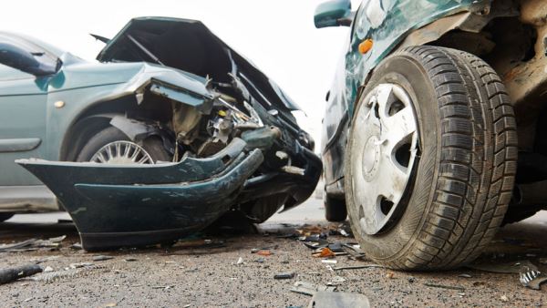 Автомобильная авария парализовала движение на МКАД в Москве
