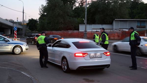 Госавтоинспекция объявила усиленный рейд на российских дорогах в выходные