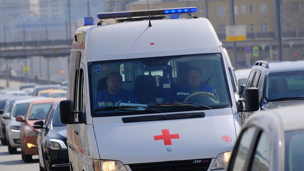 Госдума приняла поправки об ужесточении санкций за непропуск авто с мигалками