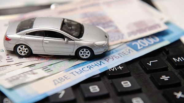 Названы зарплаты для получения льготного автокредита в 2025 году