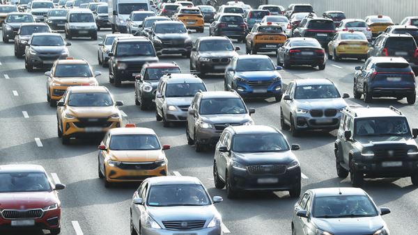 В Москве эвакуировали более 1 тыс. авто без номеров с начала года