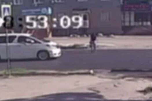 В Пятигорске на видео попало, как студентка подлетела от удара авто