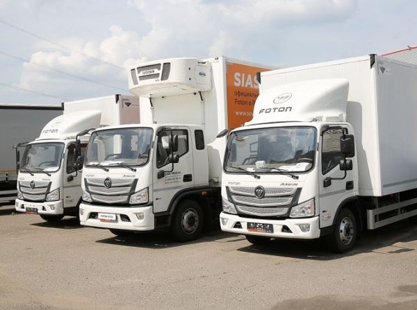 Продажи среднетоннажных грузовиков в июле уменьшились почти вдвое