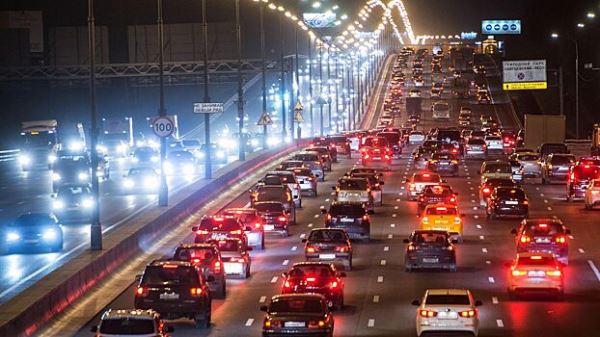 Движение на 26-м км МКАД затруднено из-за ДТП с тремя автомобилями