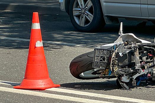Мотоциклист погиб в автоаварии в центре Москвы