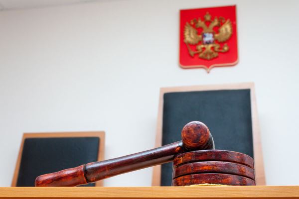 Водитель грузовика получил штраф за отказ проверить, не перевозит ли он дроны