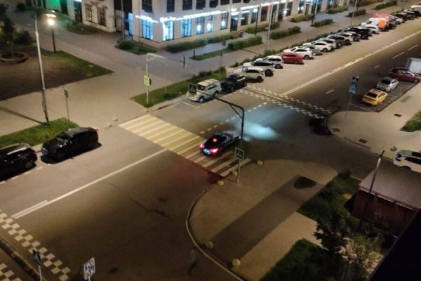 Водитель на премиальной BMW не давал спать москвичам