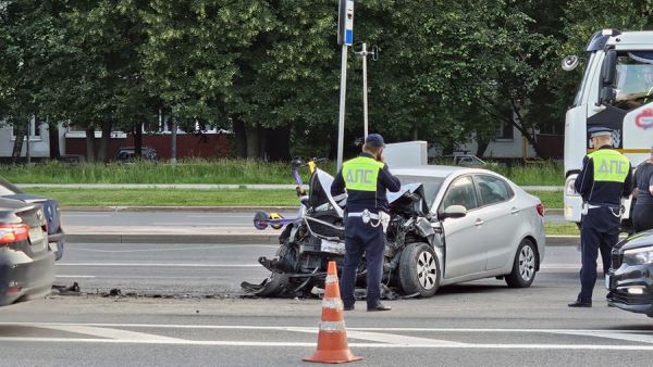 За прошедшие сутки в России произошло 323 ДТП
